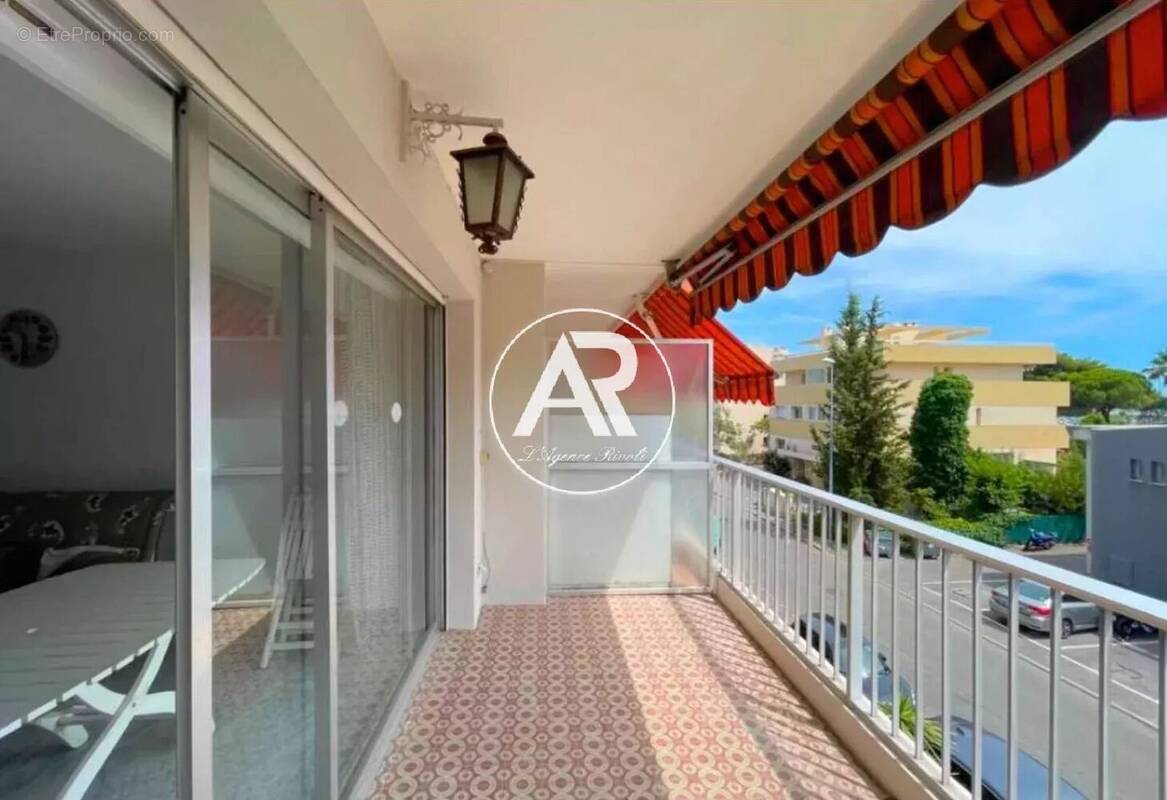 Appartement à SAINT-LAURENT-DU-VAR