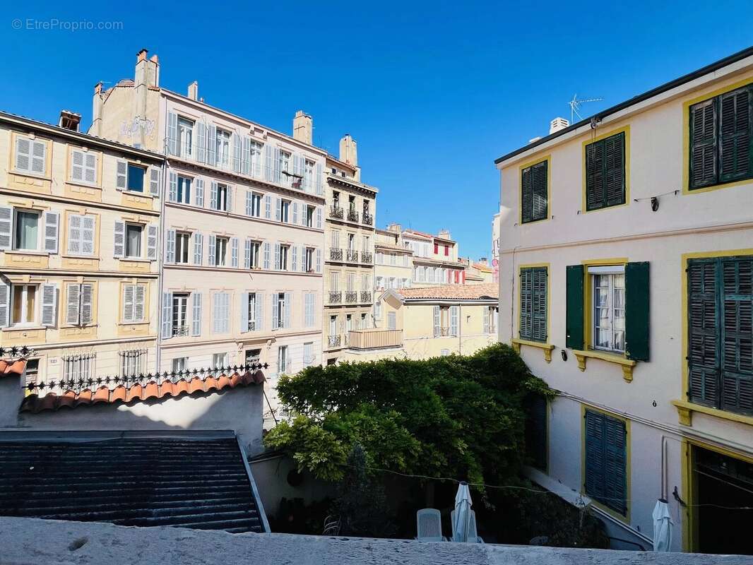 Appartement à MARSEILLE-1E