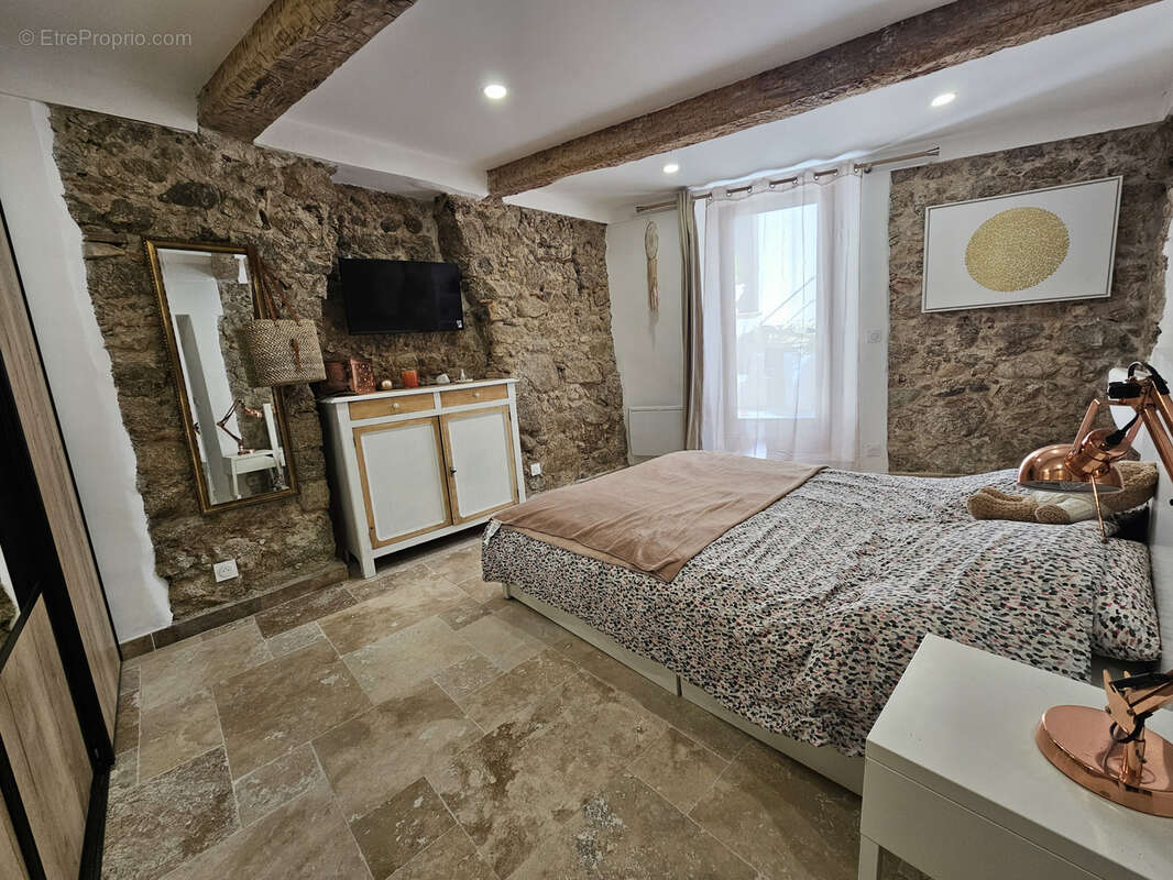 Maison à PLAN-DE-LA-TOUR