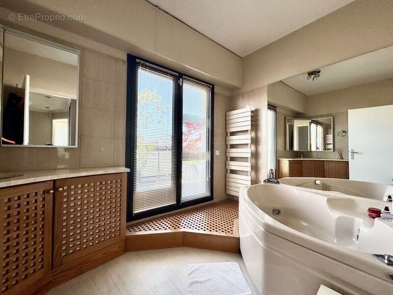 Appartement à SURESNES