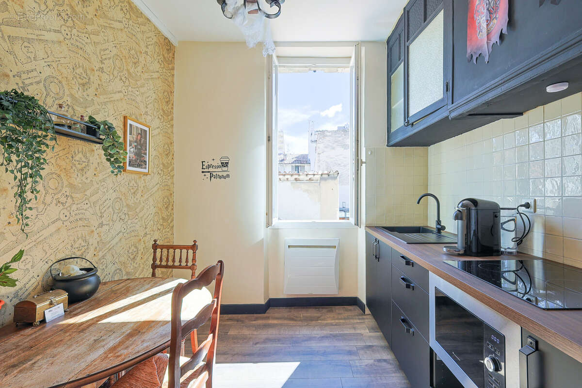 Appartement à MARSEILLE-5E