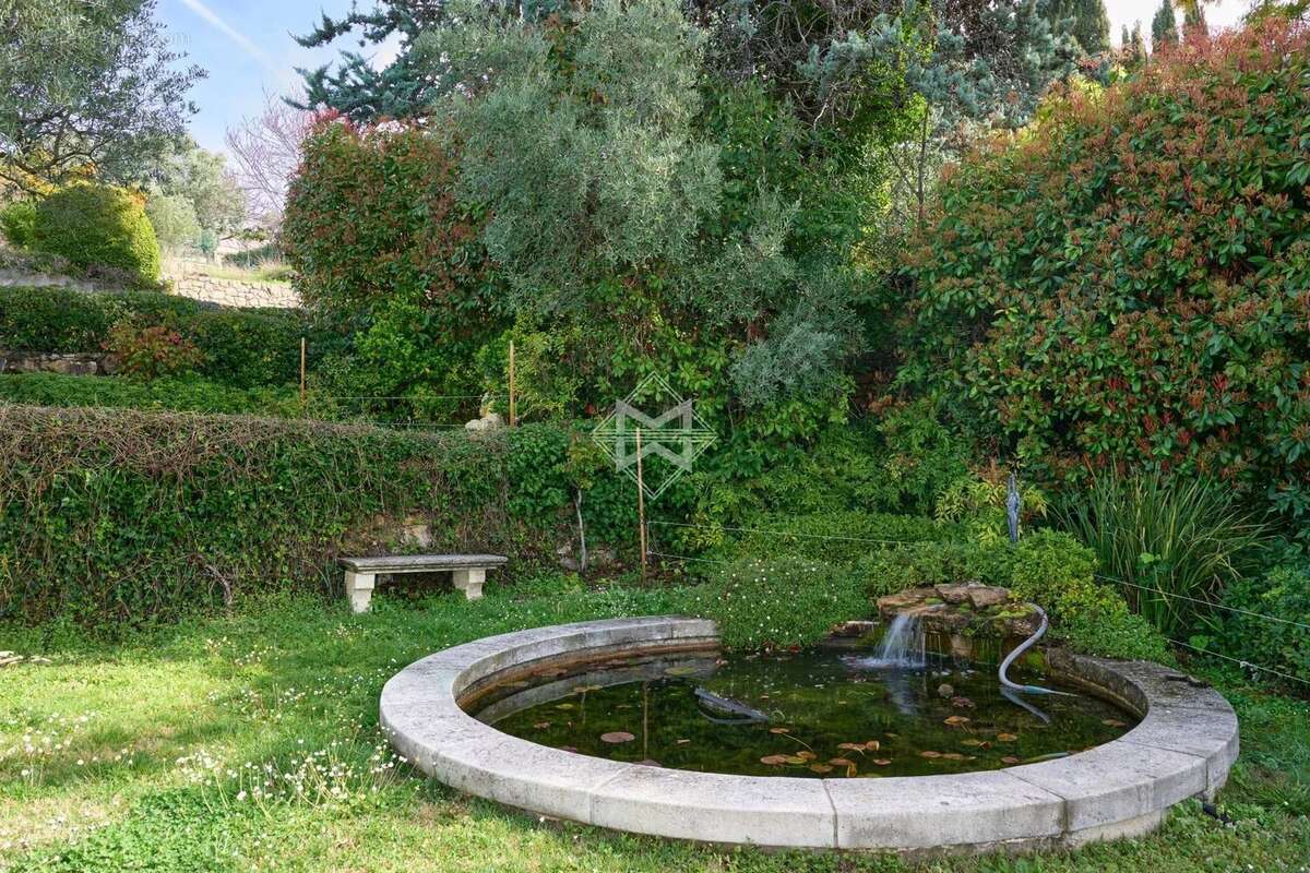 Maison à MONTAUROUX