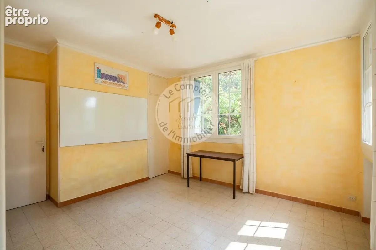 Maison familiale type 5 avec piscine, toit-terrasse et dépendances   Montolivet 12e - photo 18