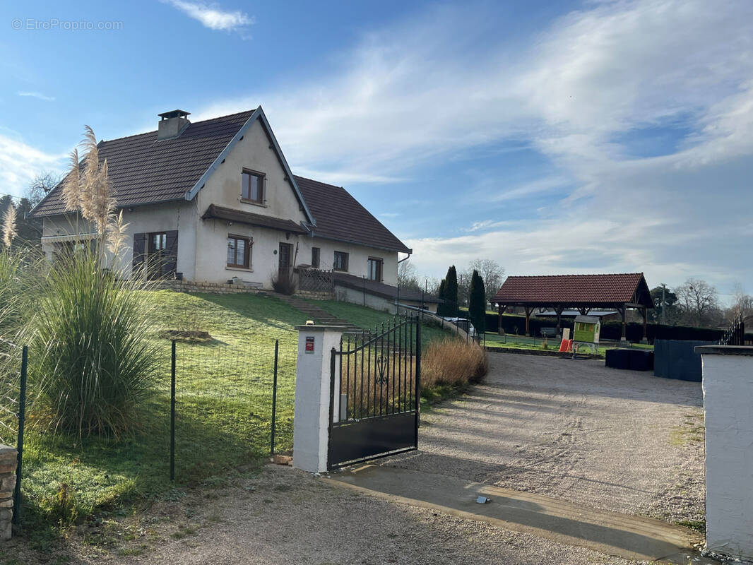 Maison à BANTANGES