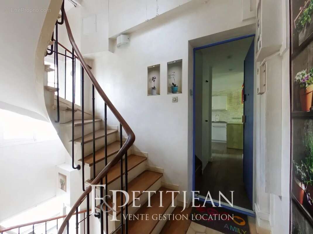 Appartement à PARIS-7E