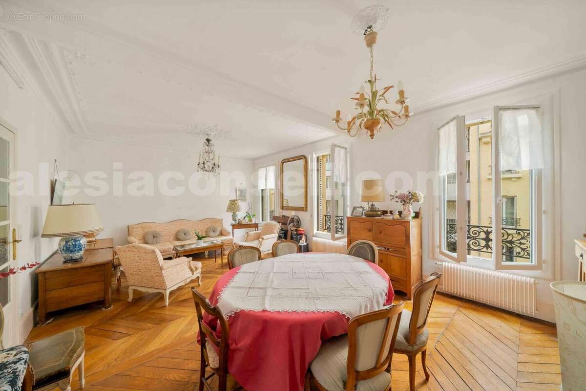 Photo n°3 - Appartement à PARIS-14E