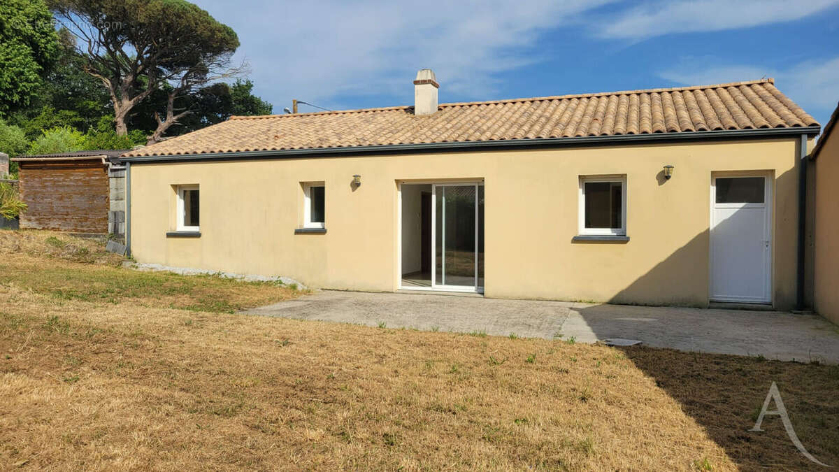 Maison à vendre Saint Etienne Du Bois - photo 9
