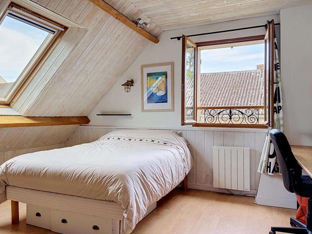 Maison familiale avec dépendance et piscine – La Celle-les-Bordes - photo 5
