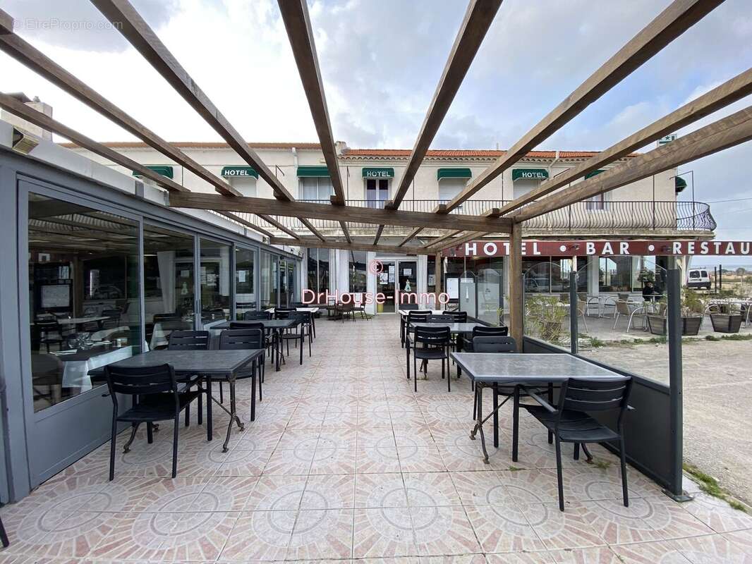 Commerce à AIGUES-MORTES