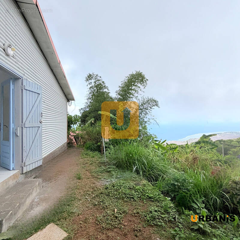 Maison à LES TROIS-BASSINS