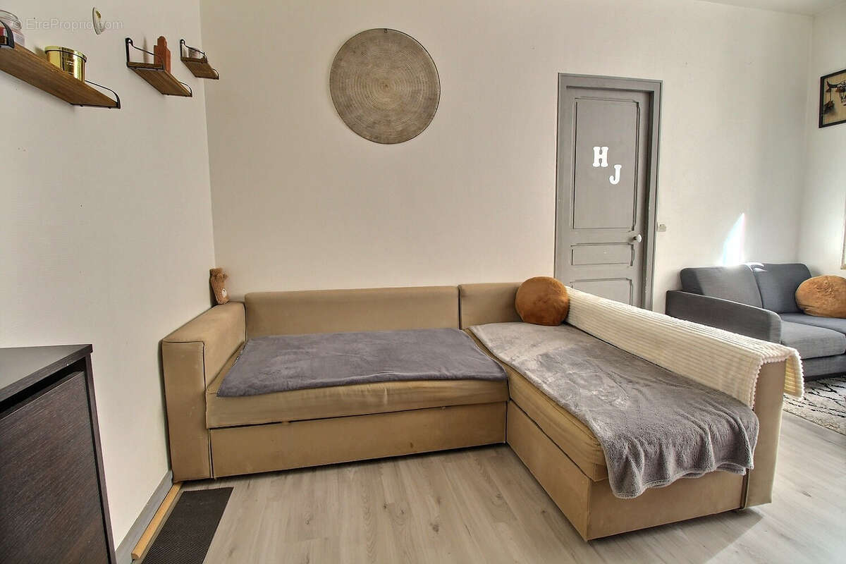 Appartement à COURBEVOIE