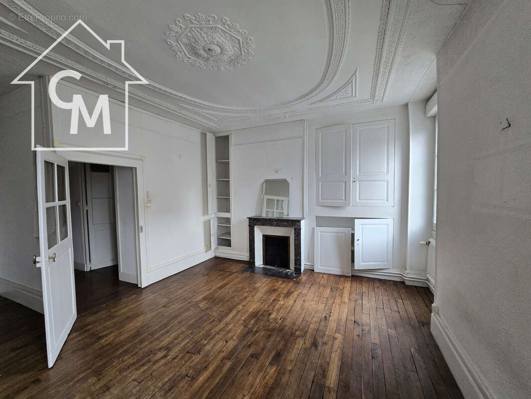 Appartement à SAINT-AMAND-MONTROND