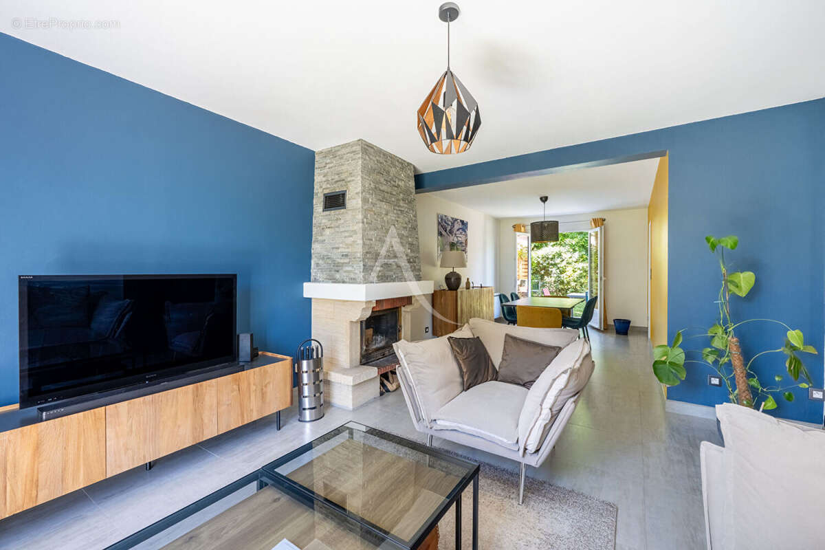 Maison Conflans 112m² habitables et 96 m² Carrez. - photo 2