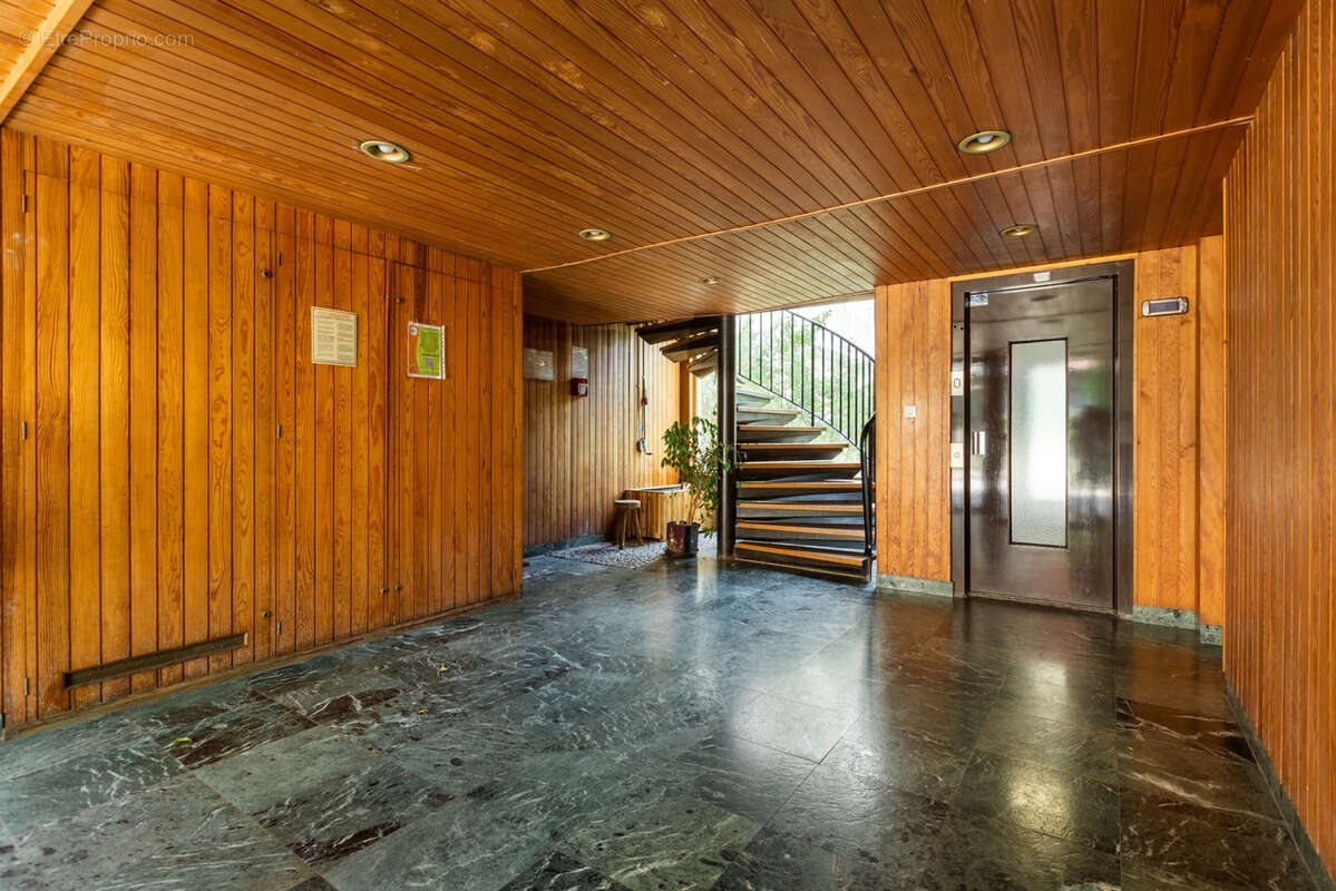 Appartement à COURBEVOIE