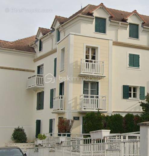 Appartement à BAILLY-ROMAINVILLIERS