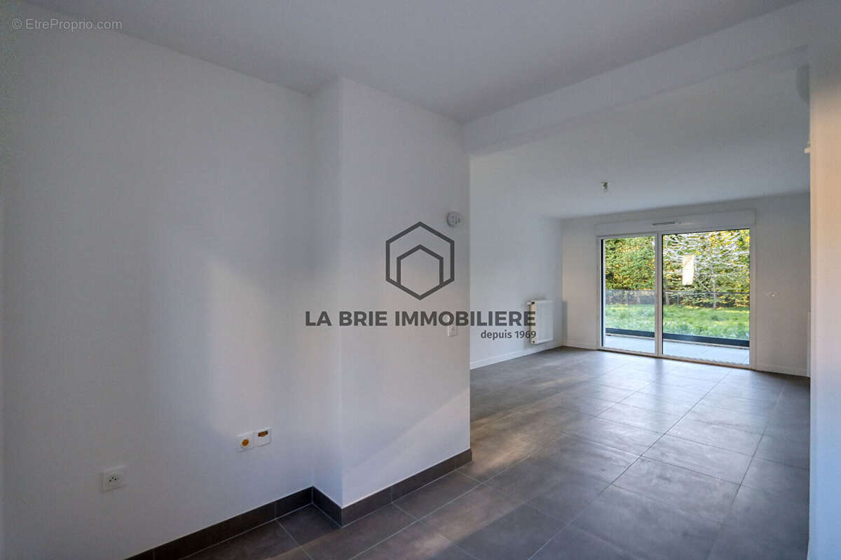 Appartement à RUBELLES