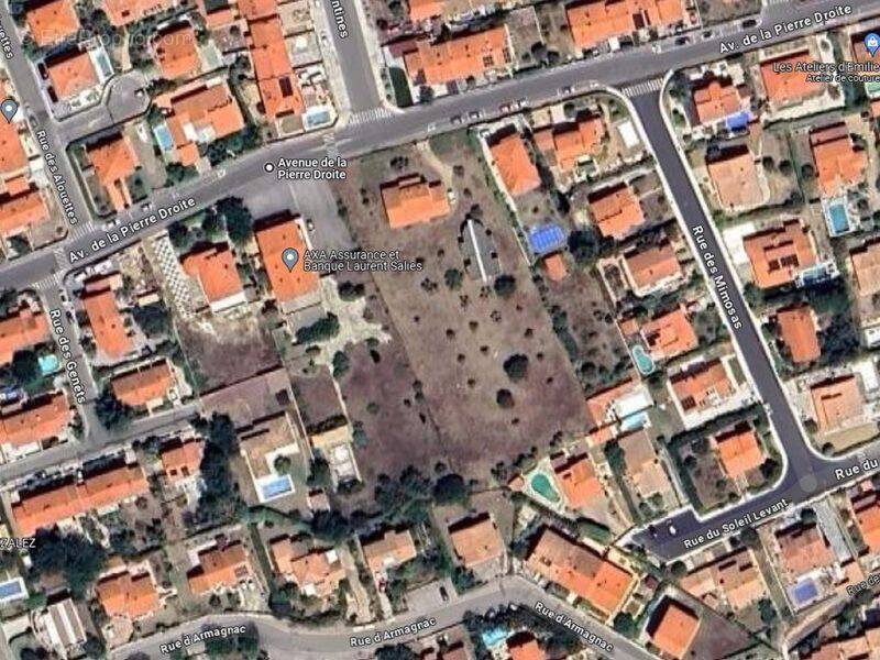 Terrain à SAINT-ESTEVE