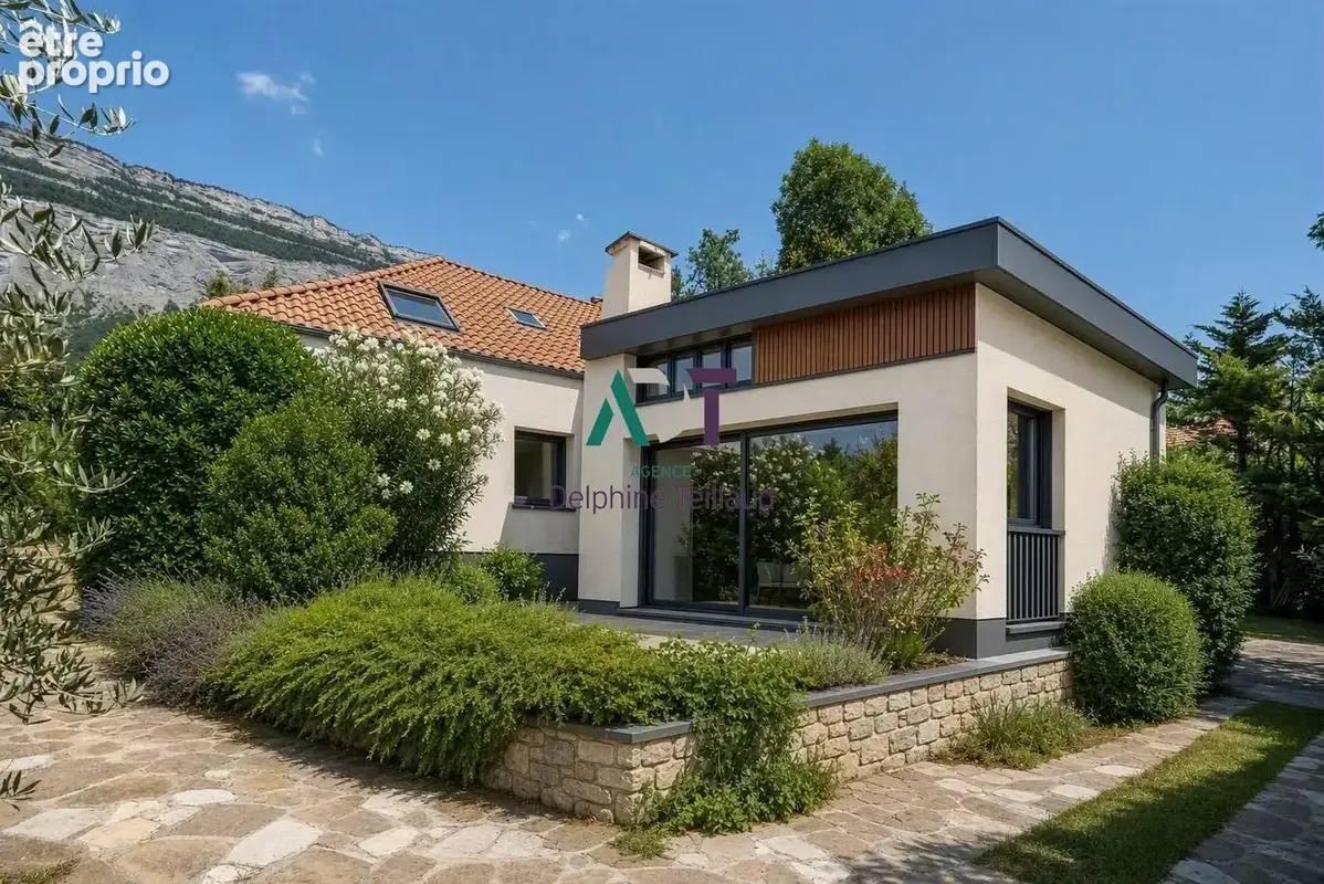 Maison à MEYLAN