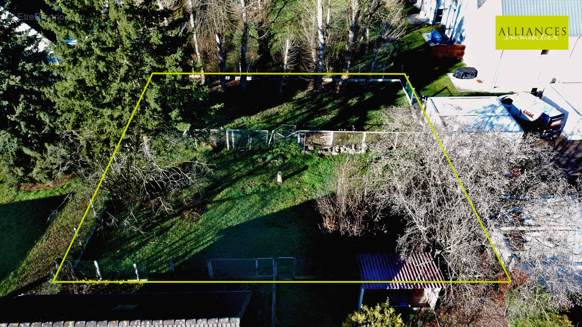 Terrain à ZAESSINGUE