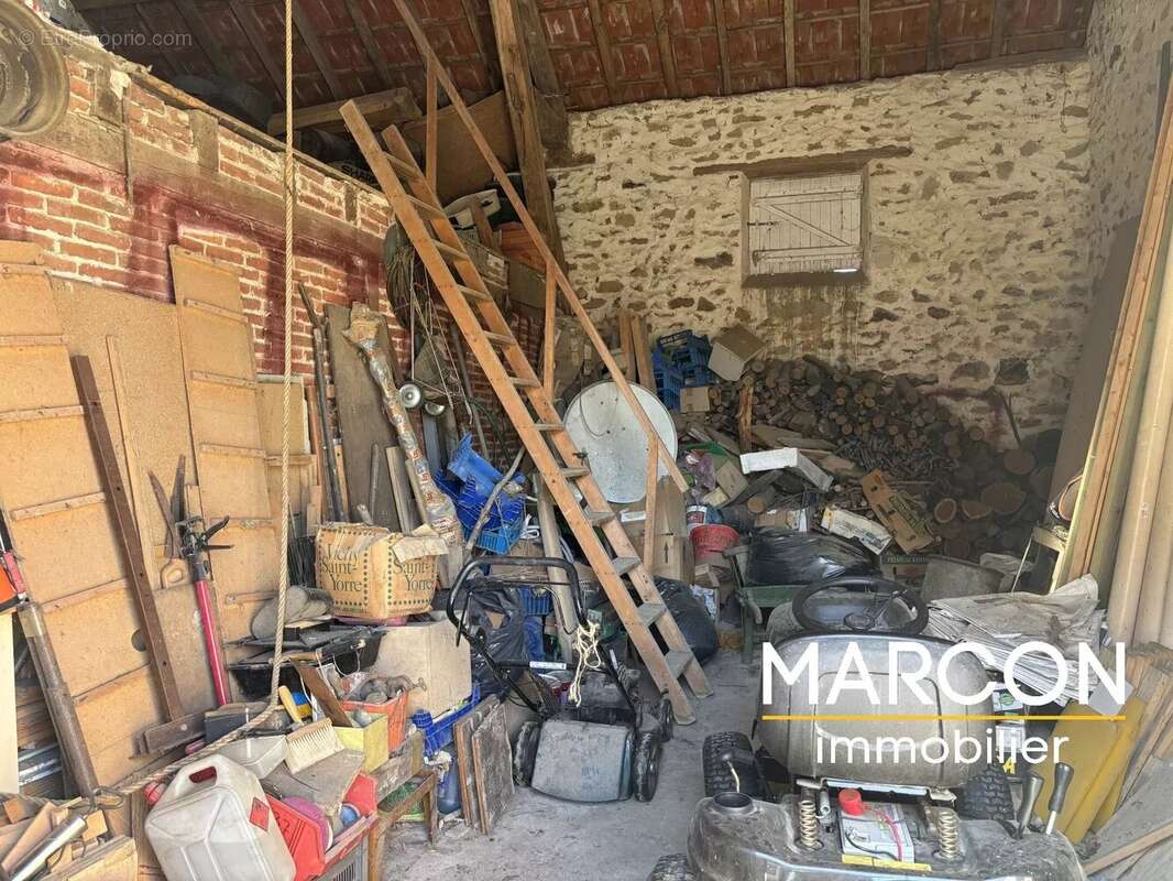 Maison à SAINT-GEORGES-LES-LANDES