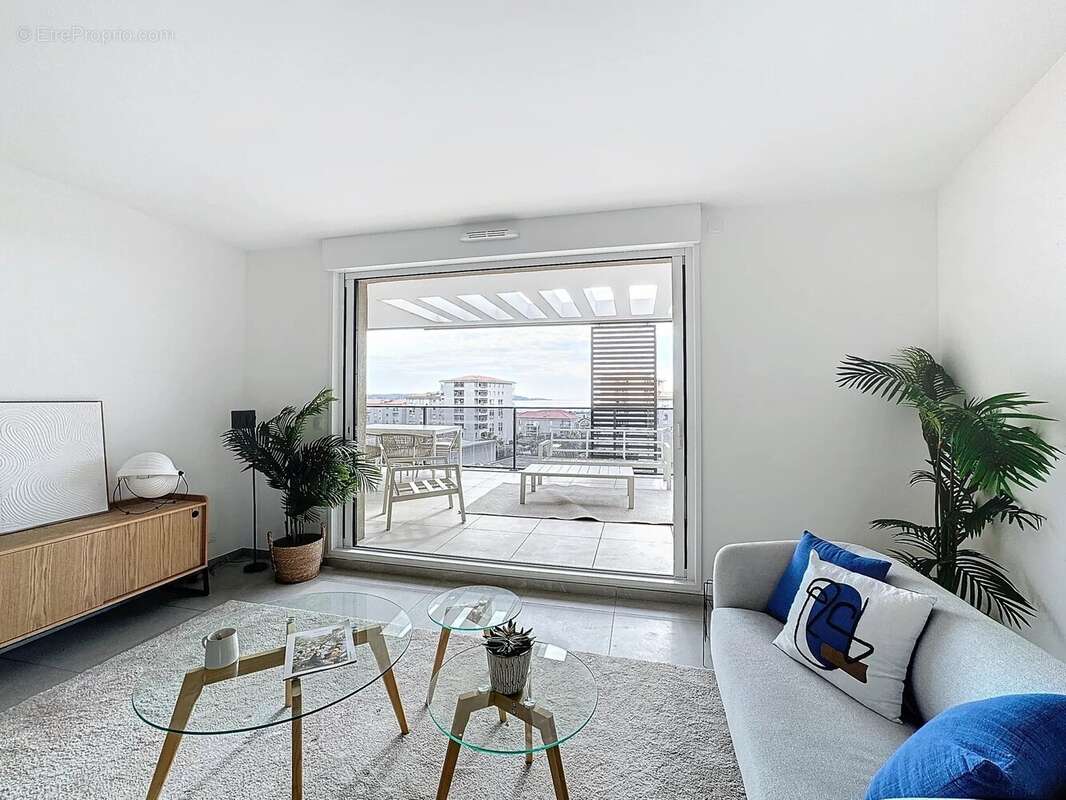 Offre d'exception: 4 pièce Juan les Pins au dernier étage et vue mer - photo 3
