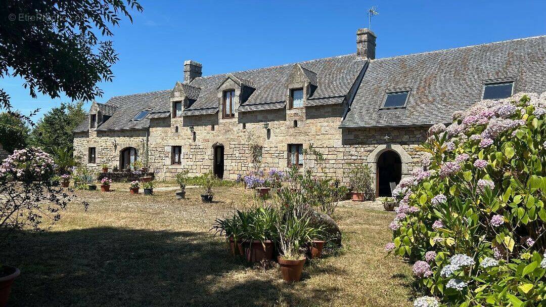 Maison à COMBRIT