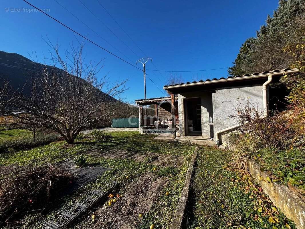 Maison à LARAGNE-MONTEGLIN