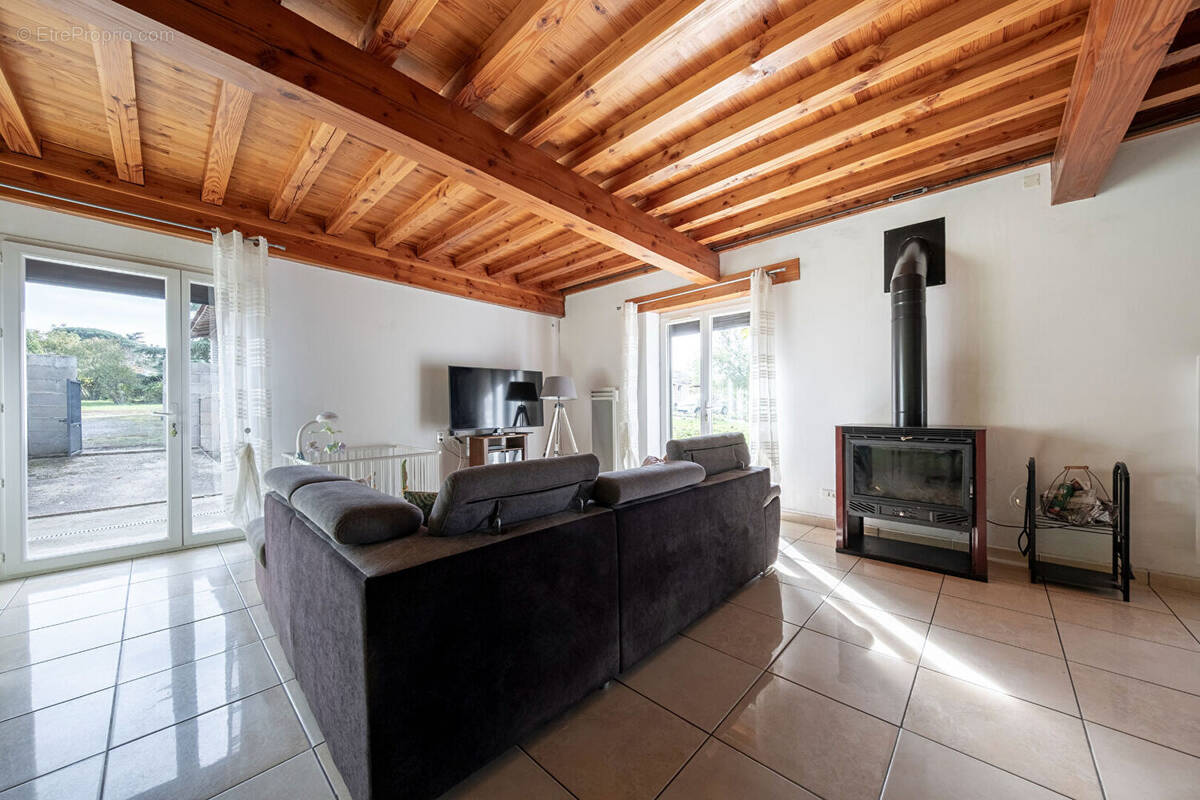 Maison à ROQUESERIERE