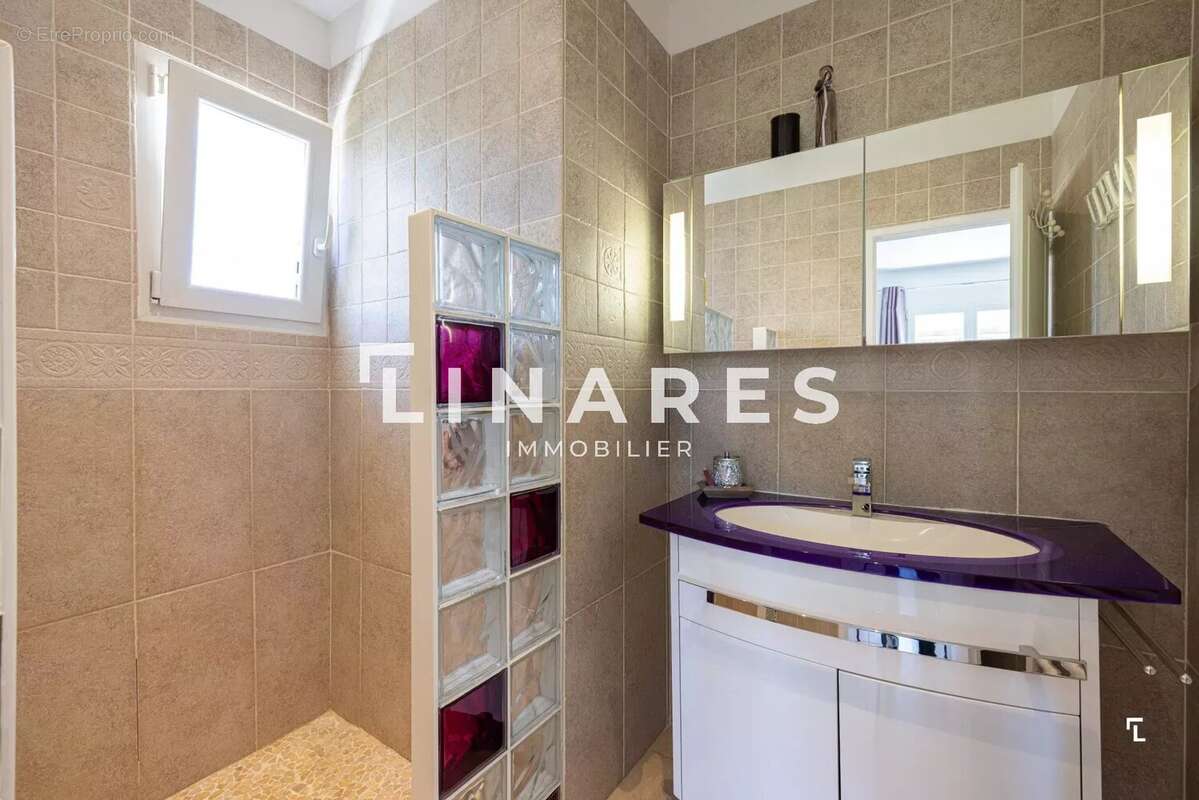 LA GRACIEUSE - Villa T4 de 165m² - Piscine - Parcelle 604m² - 13013 La Batarelle - photo 12