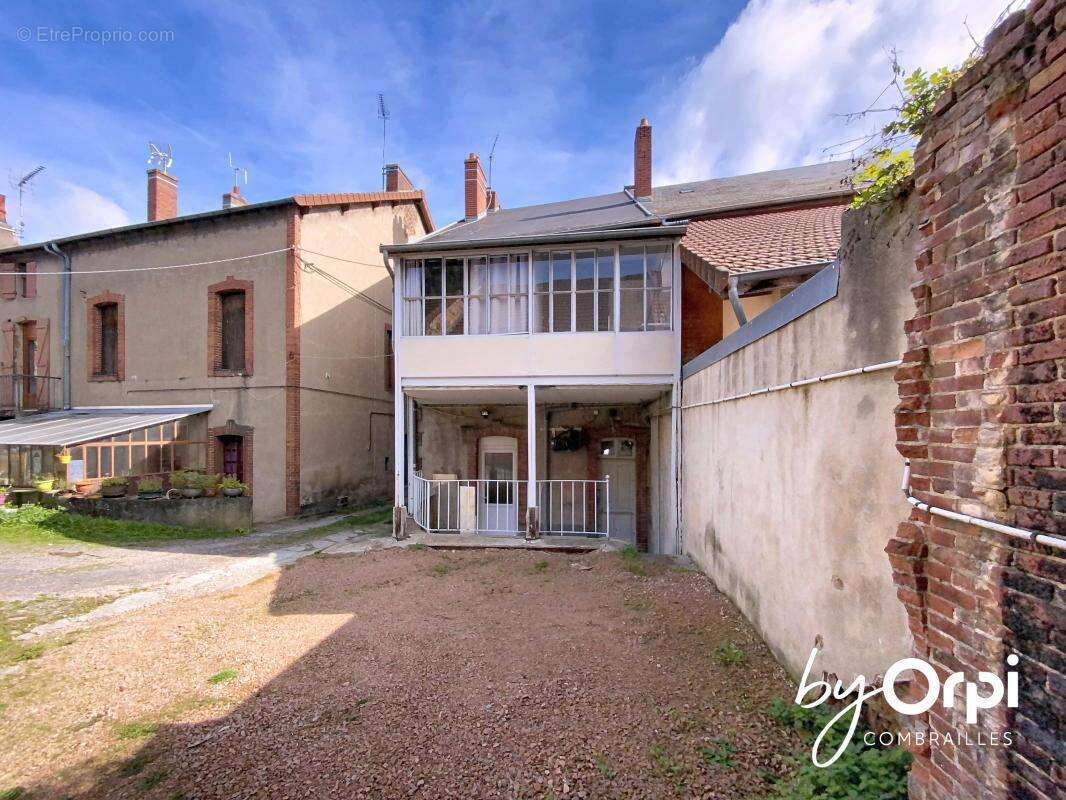 Maison à SAINT-ELOY-LES-MINES