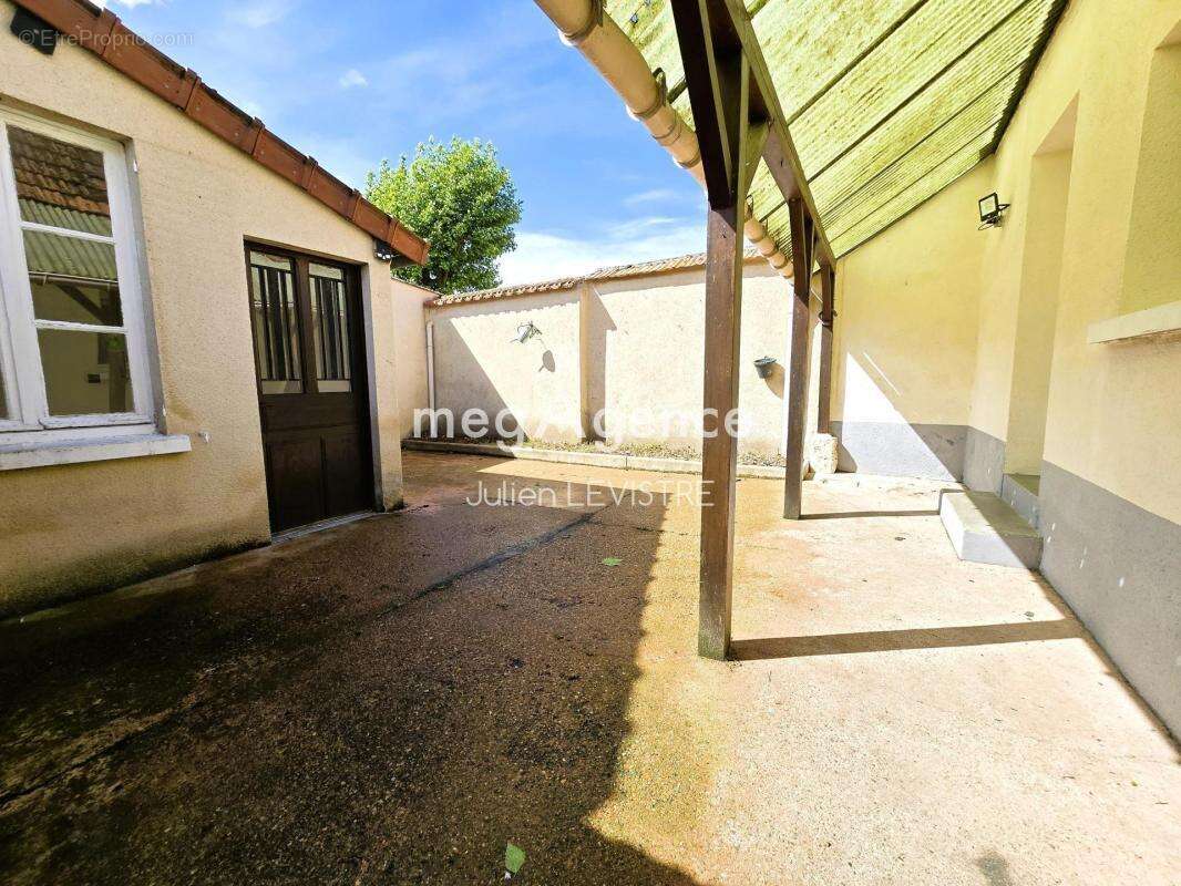 maison de 5 pièces de 122m² - photo 8