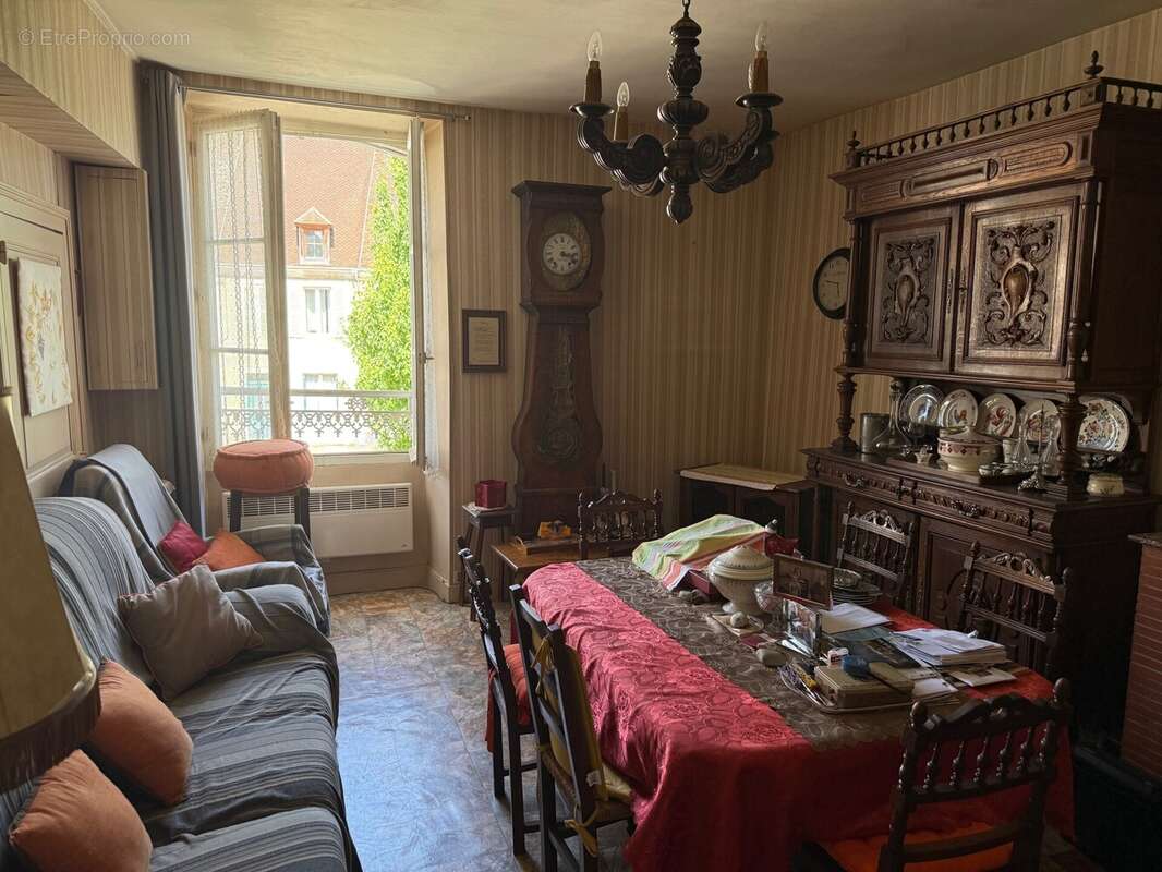 Maison à CHATEAUMEILLANT