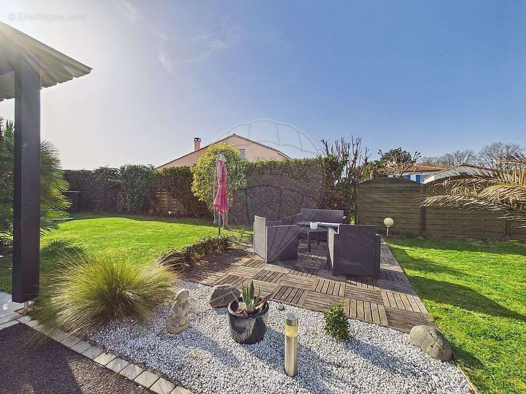 Maison à VAUX-SUR-MER