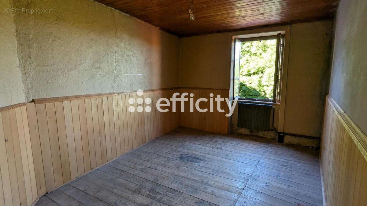 Maison à SAINT-REMY-SUR-DUROLLE