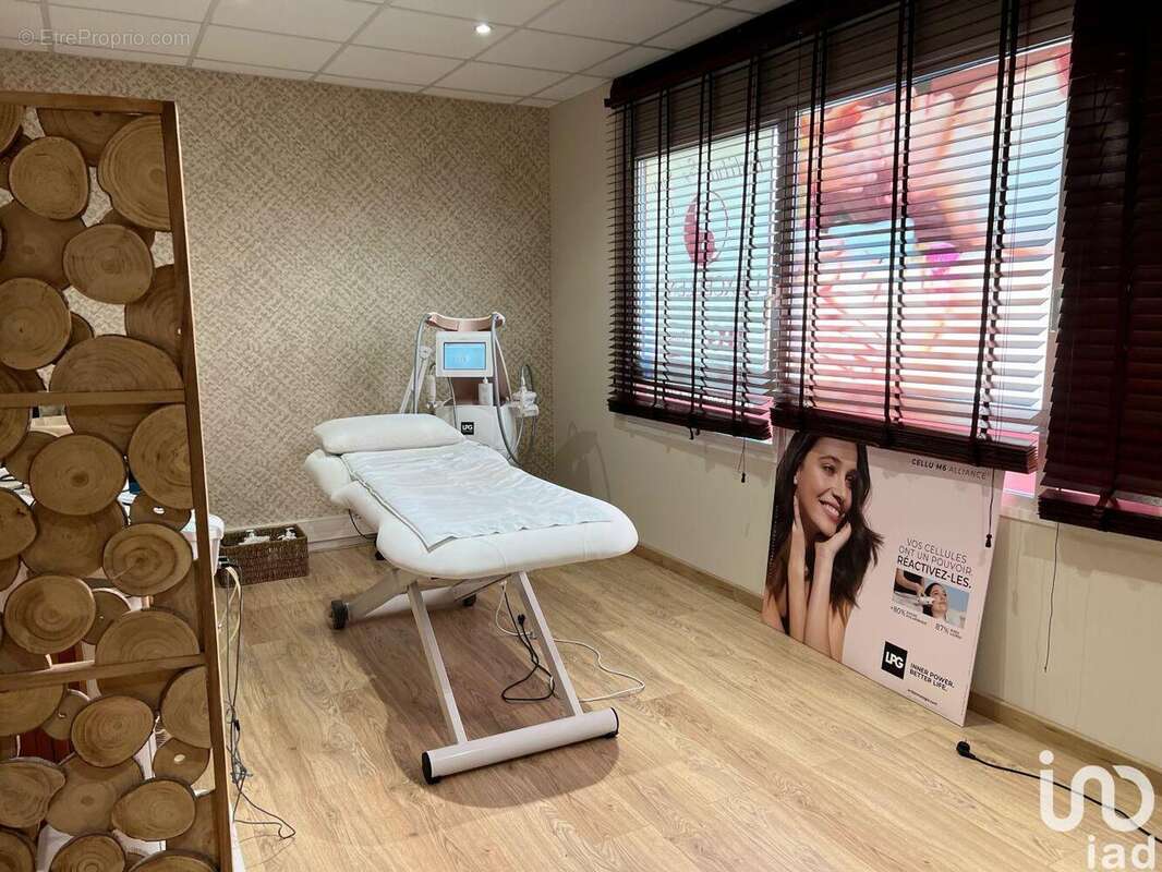 Photo 2 - Commerce à FREJUS