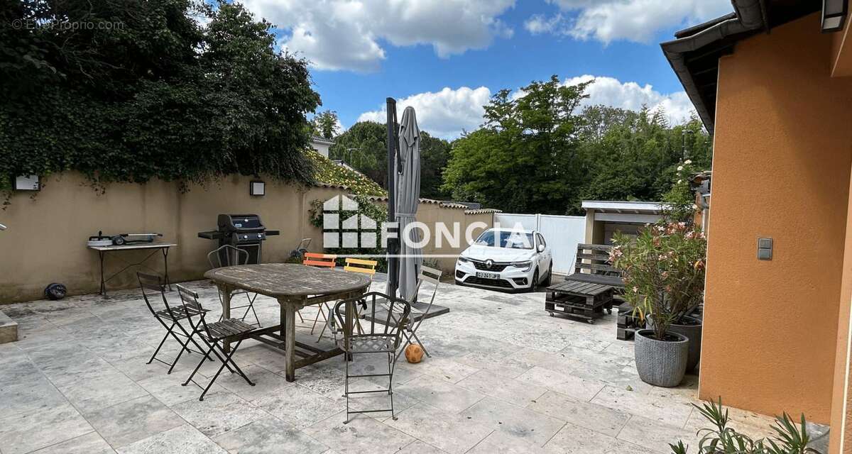 Maison à SATHONAY-VILLAGE