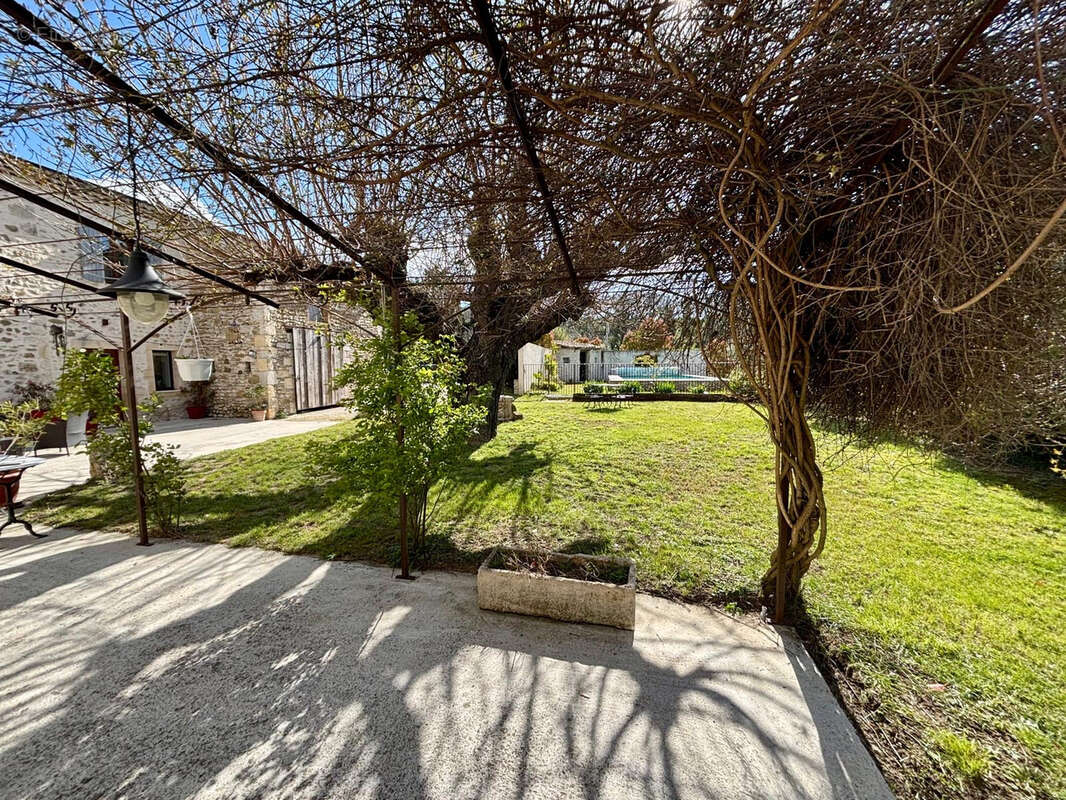 Maison à BONLIEU-SUR-ROUBION