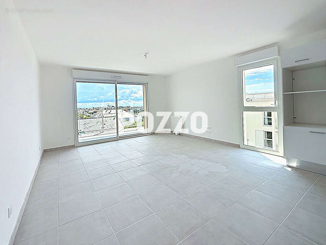 Appartement à DONVILLE-LES-BAINS