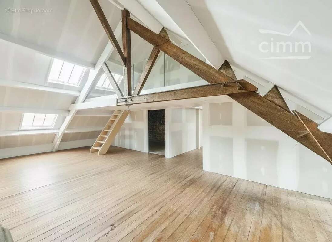 Appartement à BOURG-DES-COMPTES