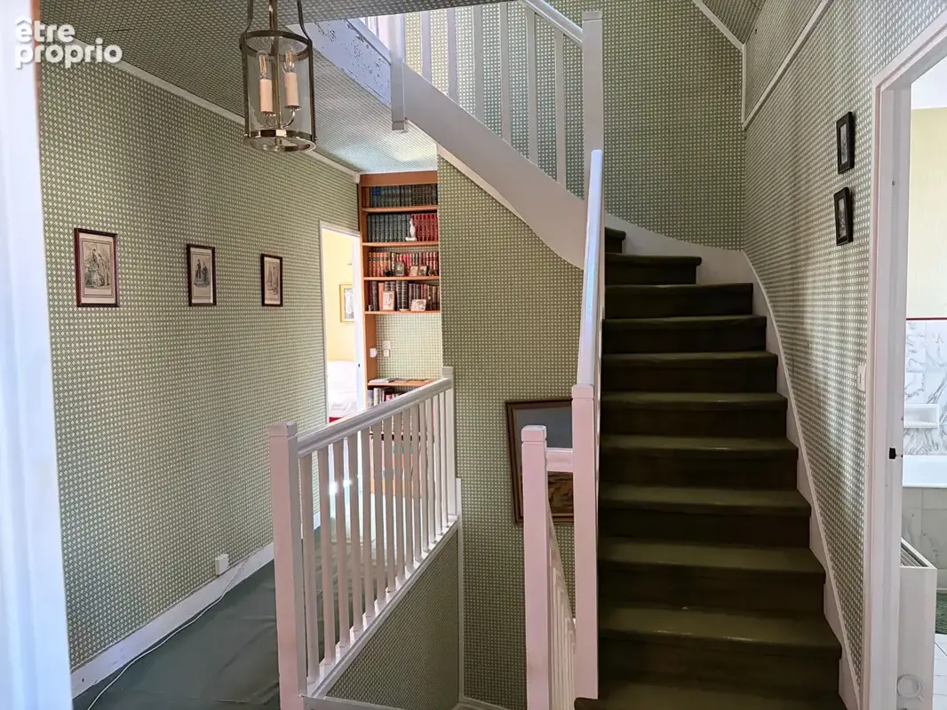 LES LOGES EN JOSAS Maison individuelle sur trois niveaux et jardin plan sans vis-à-vis - photo 12