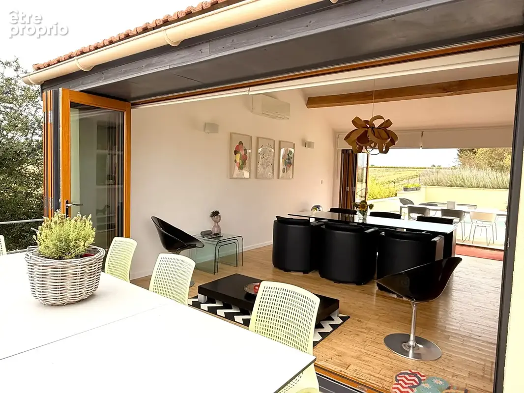 Exceptionnelle maison en pierre rénovée avec quatre chambres et piscine chauffée - photo 10