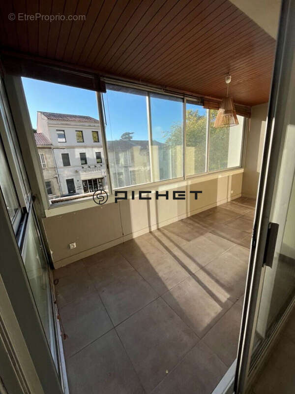 Appartement à MARSEILLE-9E
