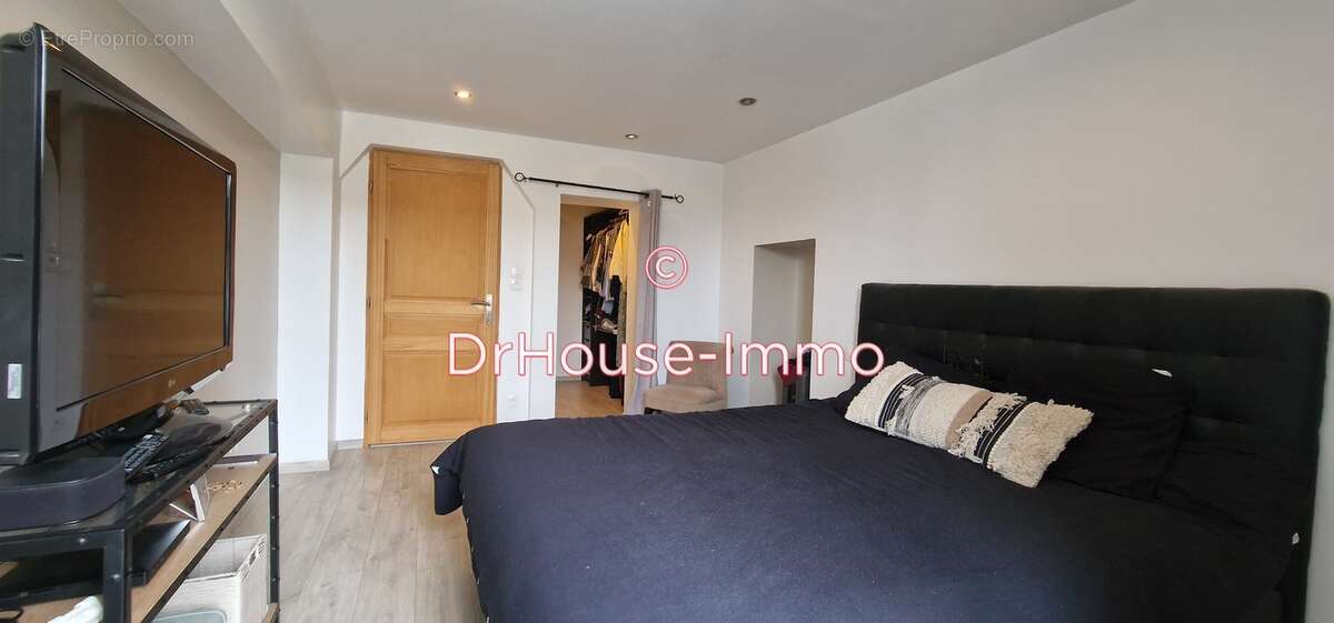 Maison à COURGENARD