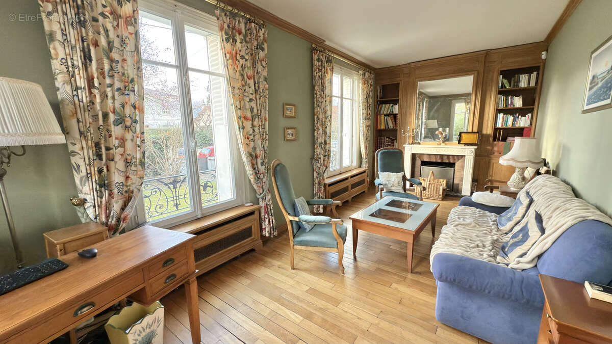 Maison à SAINT-GRATIEN