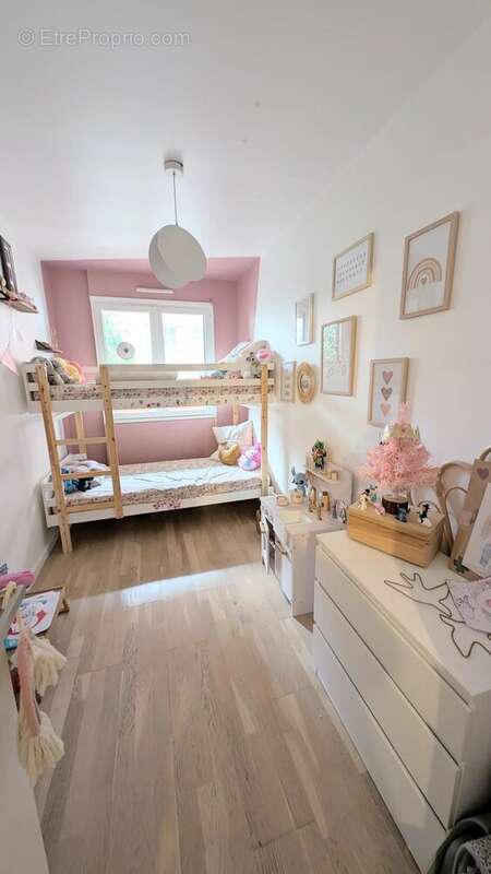 Appartement à PARIS-19E