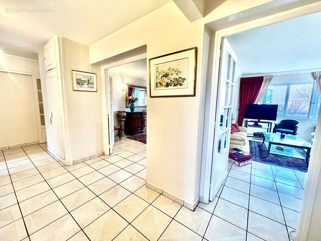 Appartement à ENGHIEN-LES-BAINS