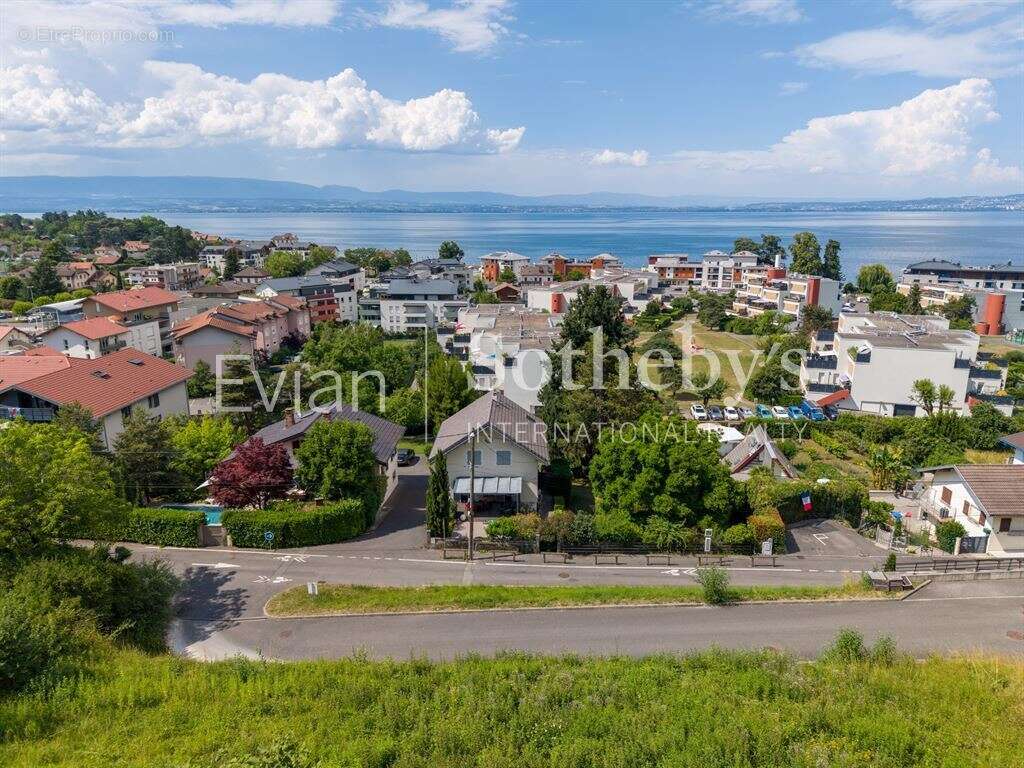 Terrain à EVIAN-LES-BAINS