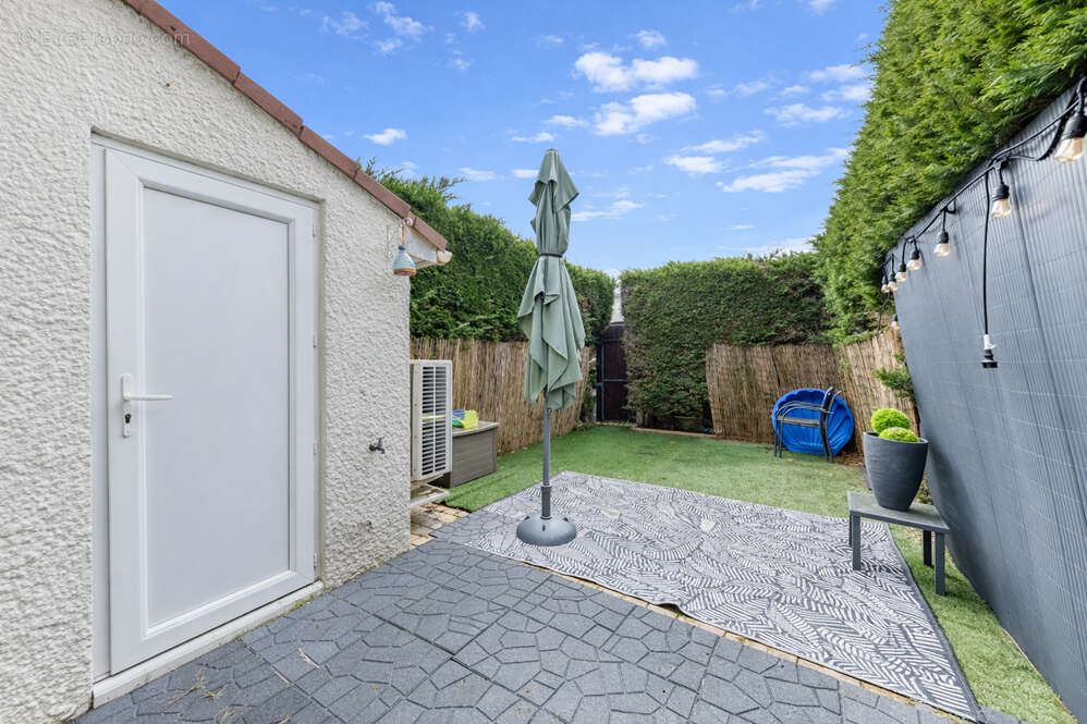 Maison à OZOIR-LA-FERRIERE