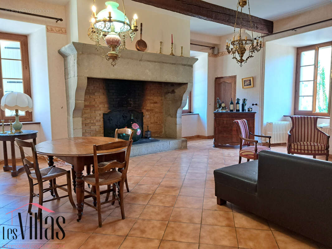 Maison à OUPIA