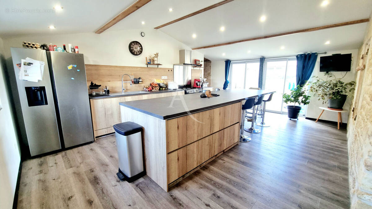 Maison à SAINT-SAVINIEN